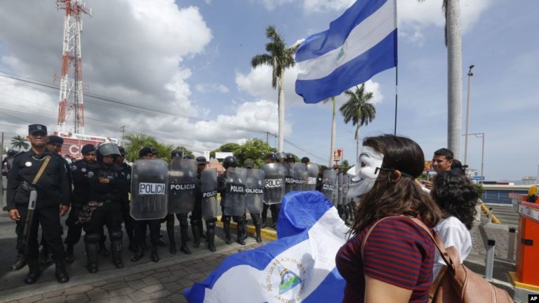 Economistas: Gobierno de Nicaragua pretende reformar leyes para sostener gasto público