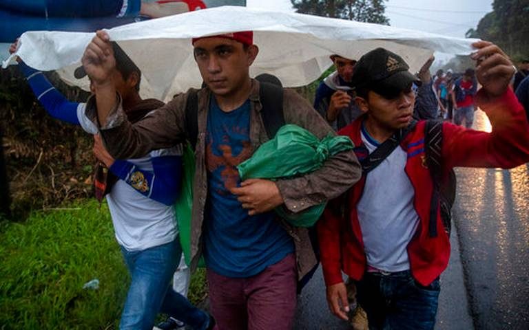 Guatemala deporta a grupo de migrantes a Honduras