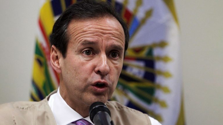 El expresidente ‘Tuto’ Quiroga anuncia su candidatura a las elecciones de Bolivia tras dimitir como delegado del Gobierno