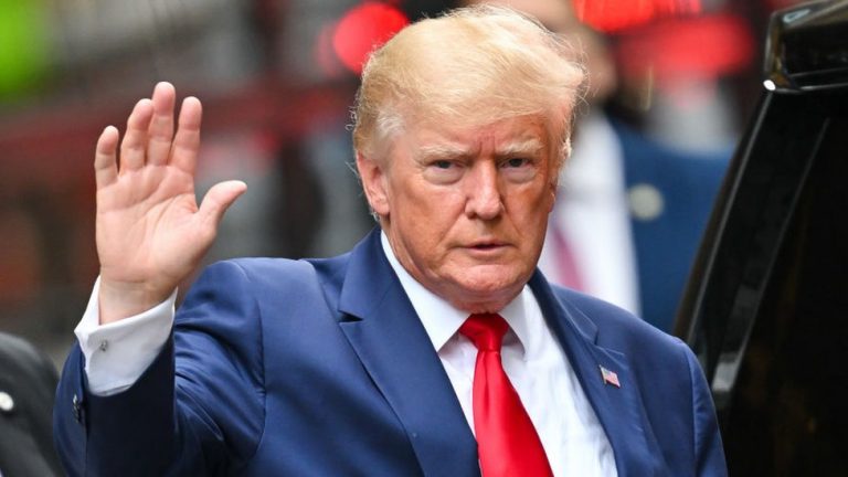 Trump formaliza su candidatura a elecciones presidenciales de 2024