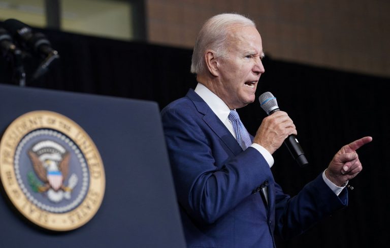 Resolución de Año Nuevo de Biden, decidir si busca la reelección