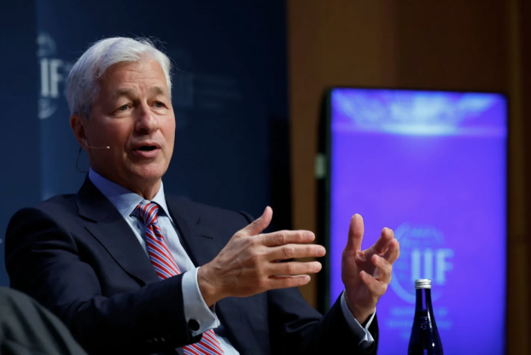 Jamie Dimon just used a sports metaphor to sum up the disaster looming with the next recession. It sounds a lot like Warren Buffett’s ‘swimming naked’