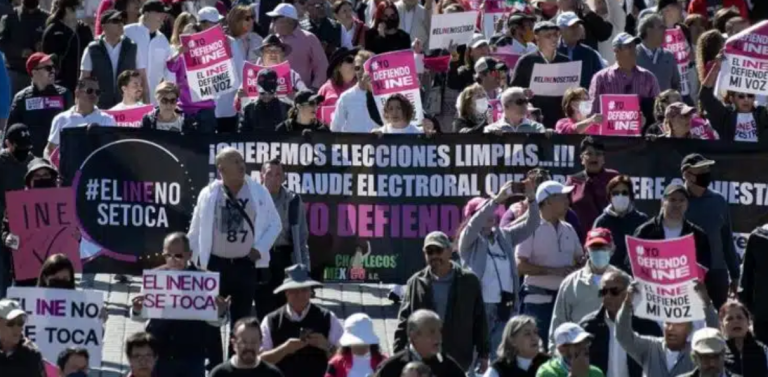 En claves: el porqué la reforma electoral de AMLO desata protestas en México