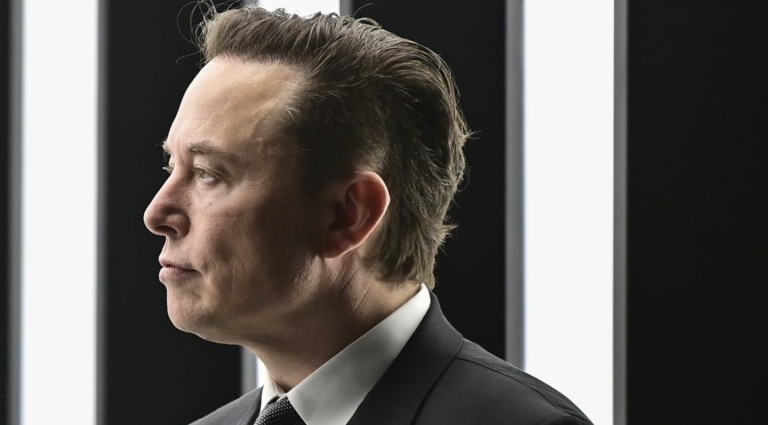 Elon Musk despide de Twitter al «hombre del FBI» que censuró la trama de Hunter Biden