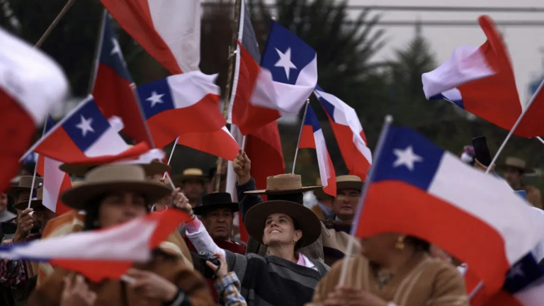 Chile, 2022: Boric protagoniza un errático gobierno que lleva al país a la debacle