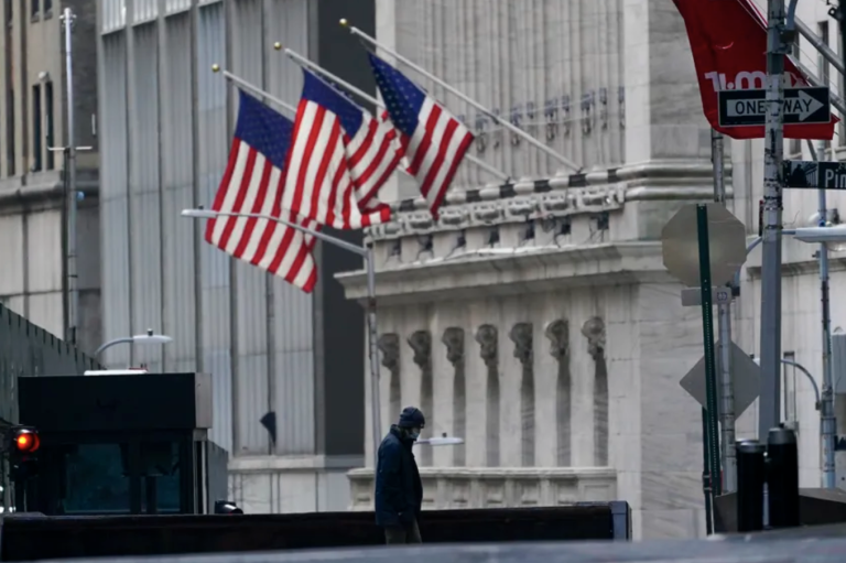 Wall Street cierra castigada por las tecnológicas