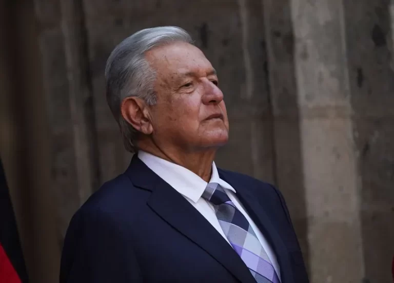 López Obrador abre puertas a quienes llama «perseguidos» en Perú