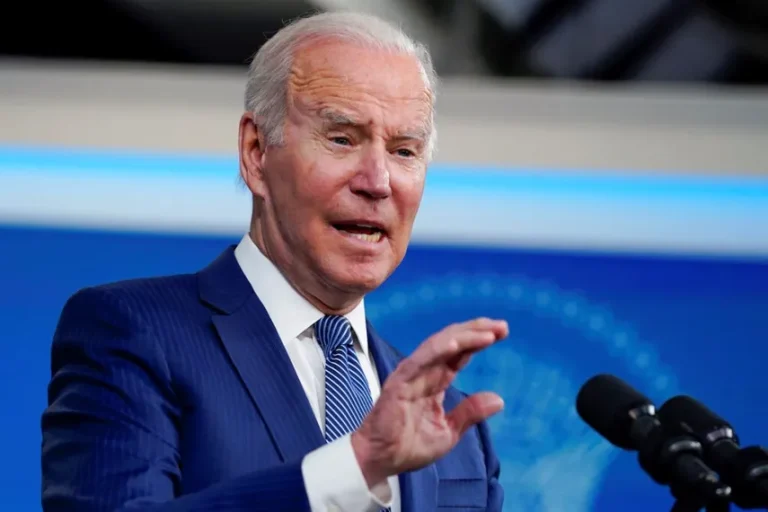 En busca de votos, Biden pide aumentar aranceles al acero y aluminio chinos