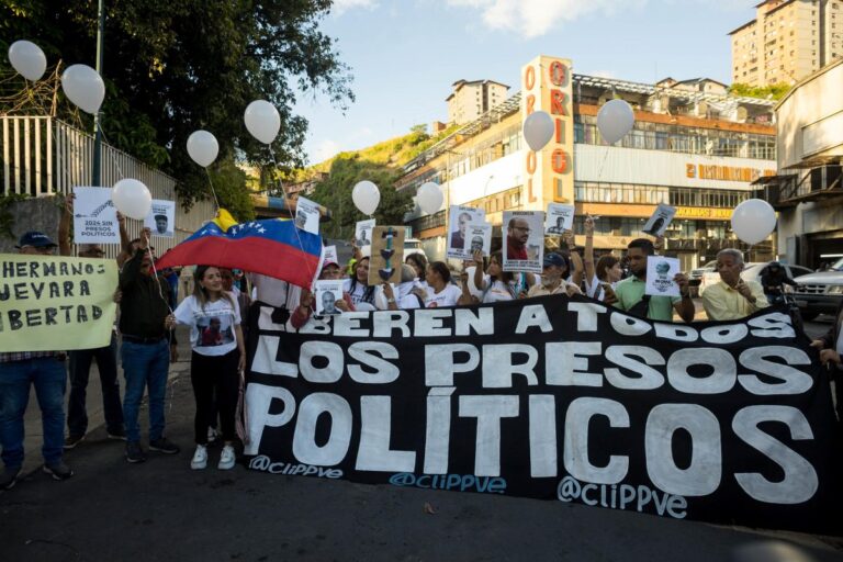 Familiares de presos políticos protestan en Caracas por su libertad y un trato digno